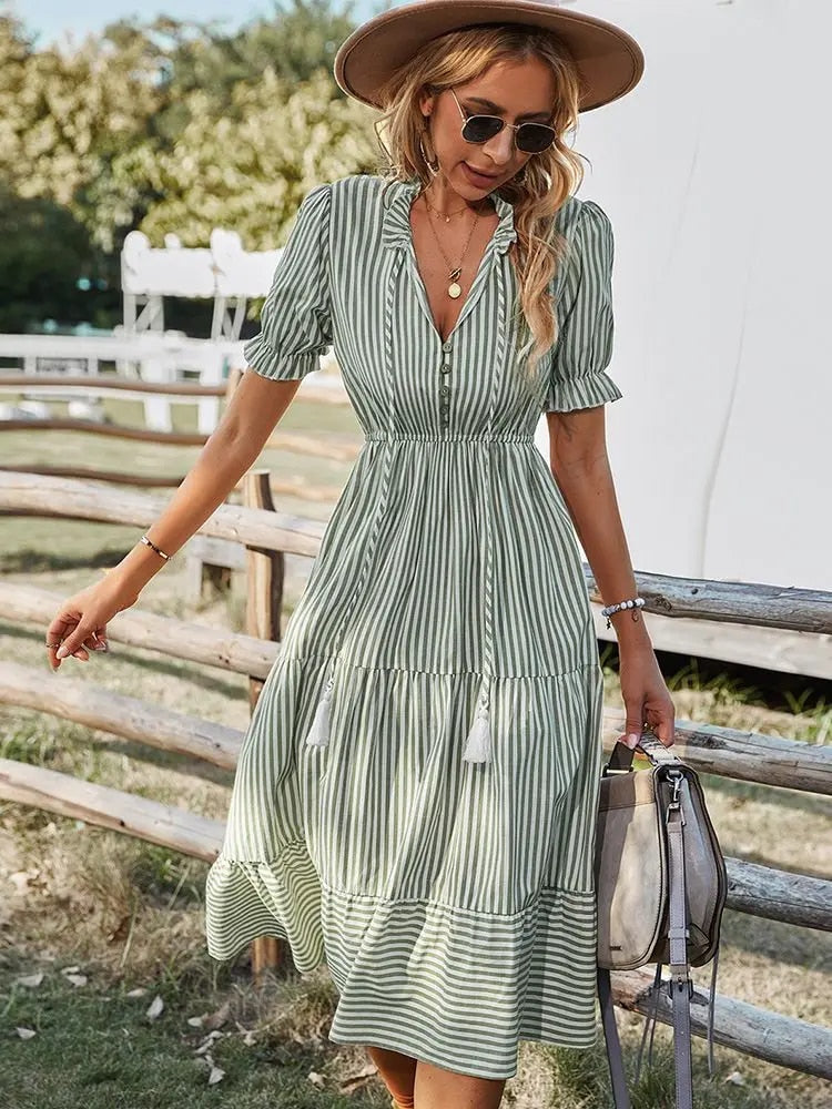 Riviera Chic – Streifen Midi-Kleid mit Laternenärmeln